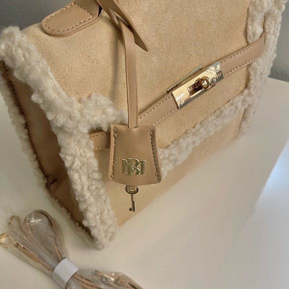 Badgley Mischka Vegan Leather Beige Handbag - Picture 4 of 7